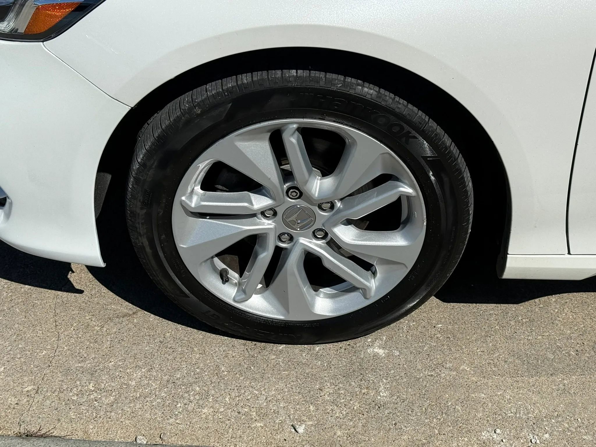 Used 2018 Honda Accord LX image 40