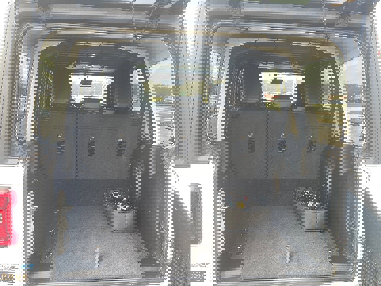 Used 2021 Jeep Wrangler Unlimited Sahara w/ Cold Weather Group image 21