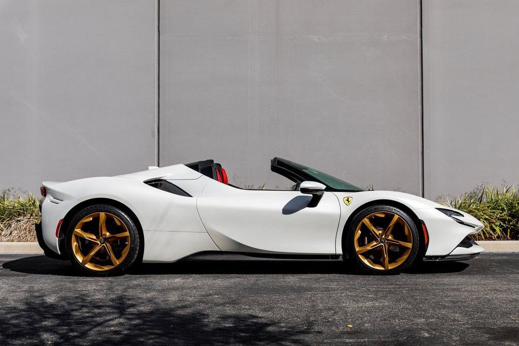Used 2024 Ferrari SF90 Spider AWD/4WD image 6