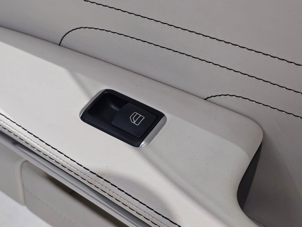 Used 2012 Mercedes-Benz SLS AMG Roadster image 25