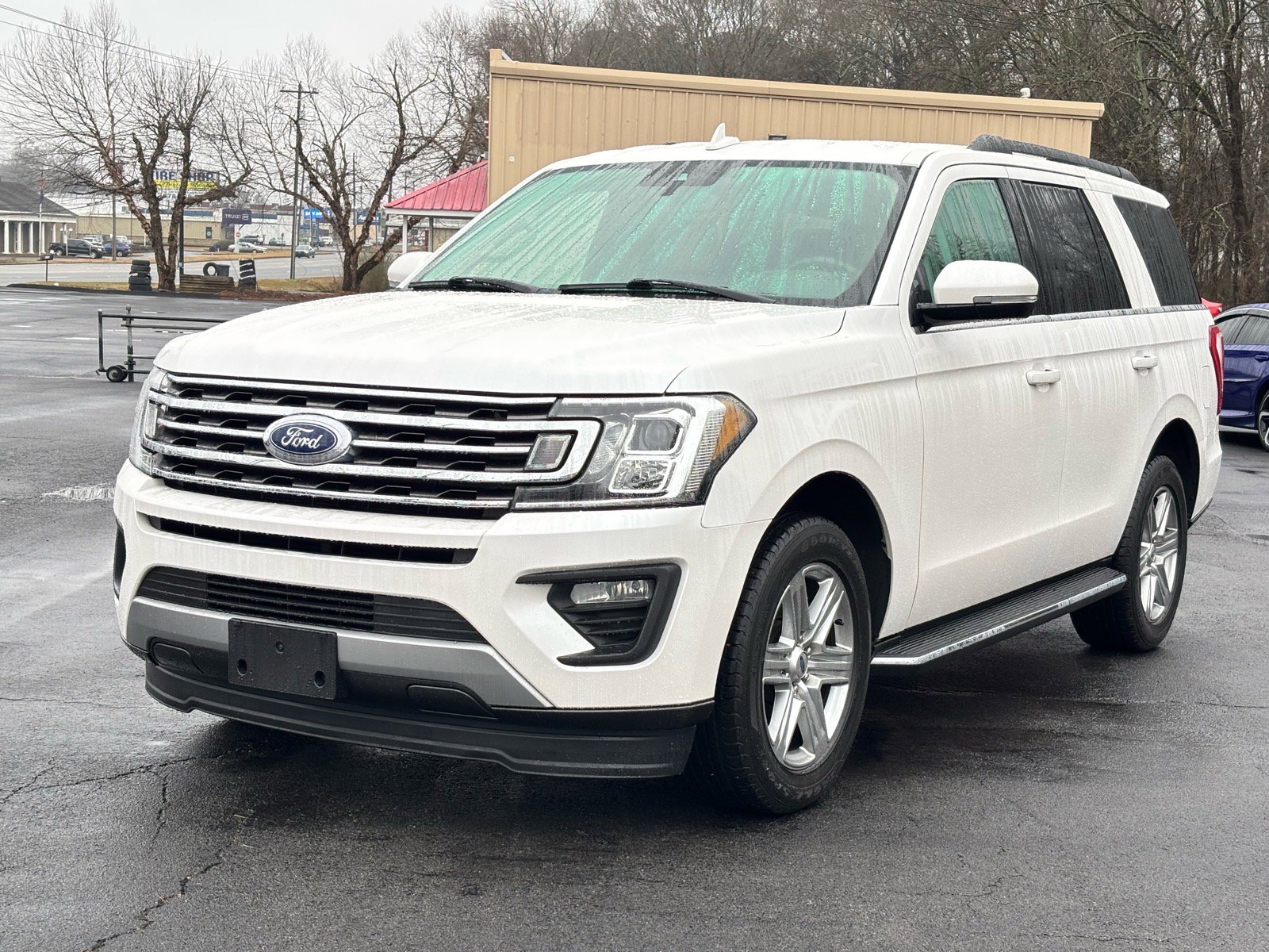 Used 2019 Ford Expedition XLT w/ Equipment Group 202A image 2