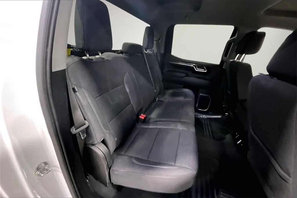 Used 2023 GMC Sierra 1500 SLE image 25