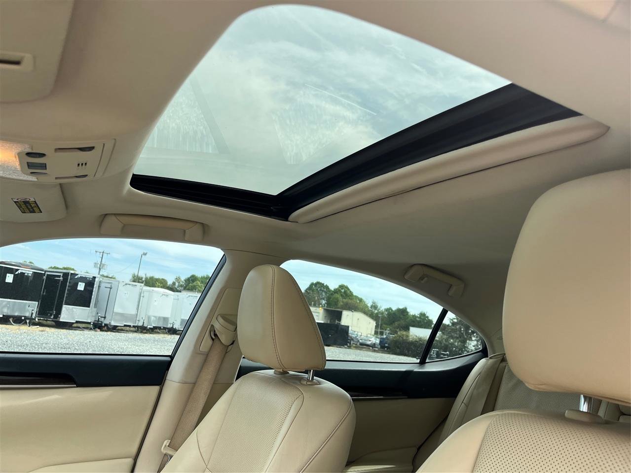 Used 2013 Lexus ES 350 w/ Luxury Pkg FWD image 19