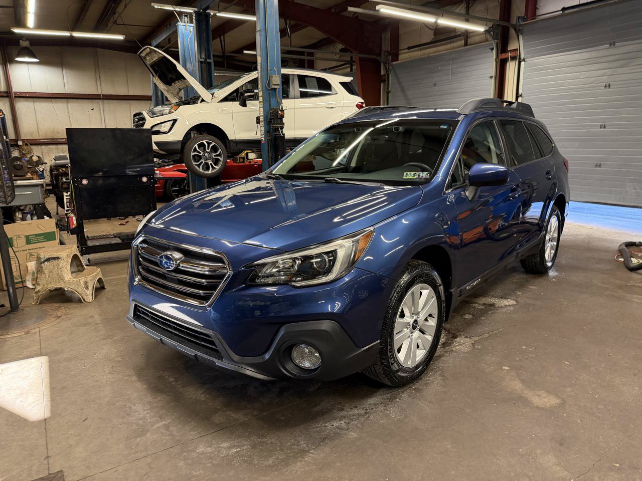 Used 2019 Subaru Outback 2.5i Premium w/ Popular Package #2 AWD/4WD image 1