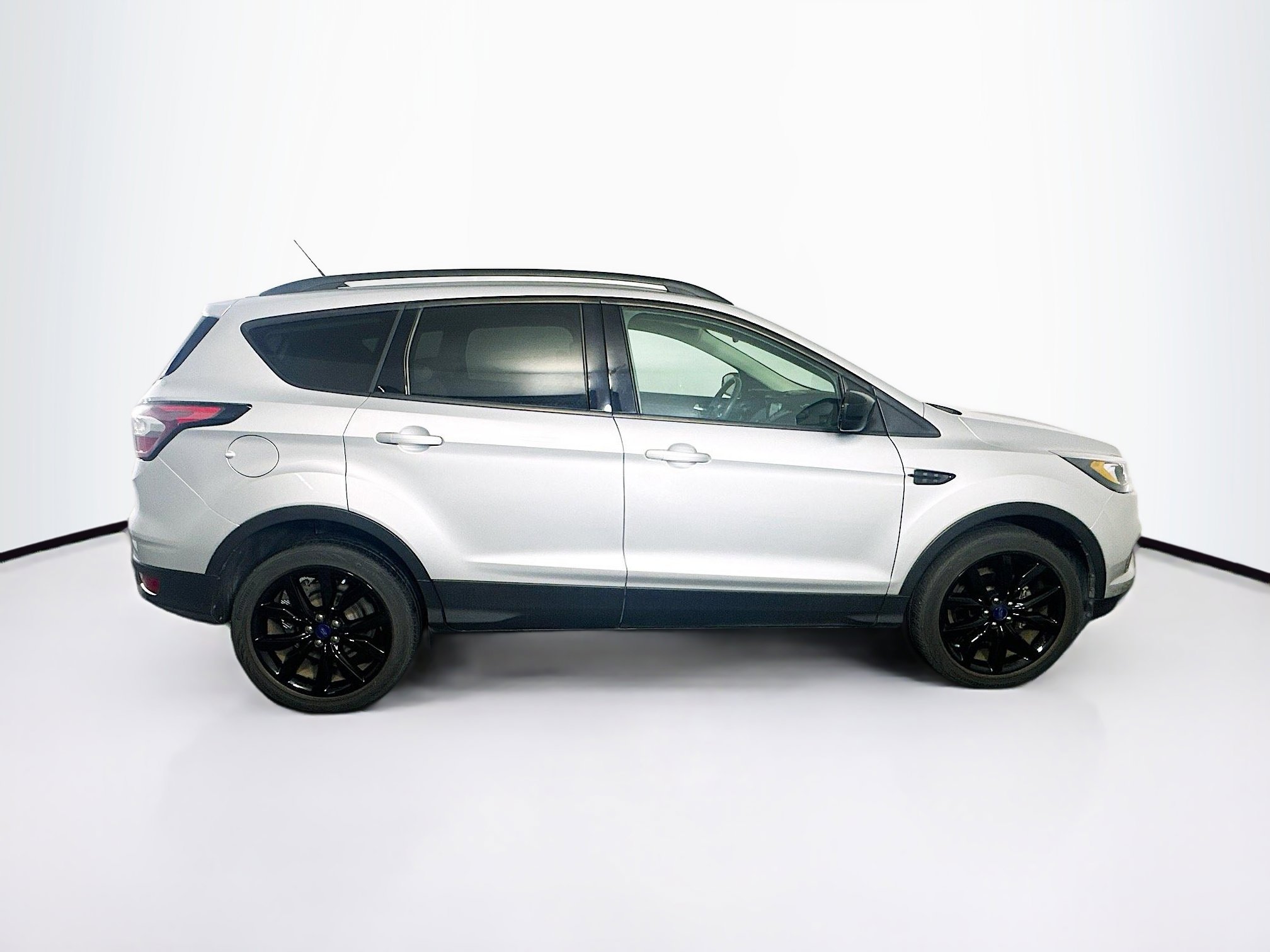 Used 2018 Ford Escape SEL w/ SEL Sport Appearance Package FWD image 10