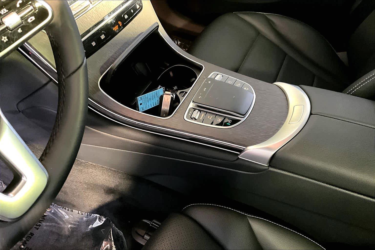 Used 2022 Mercedes-Benz GLC 300 4MATIC image 17