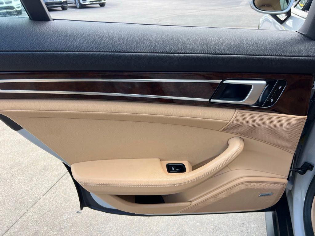 Used 2018 Porsche Panamera 4 image 21