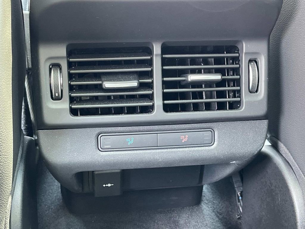 Used 2023 Land Rover Range Rover Evoque R-Dynamic SE image 16