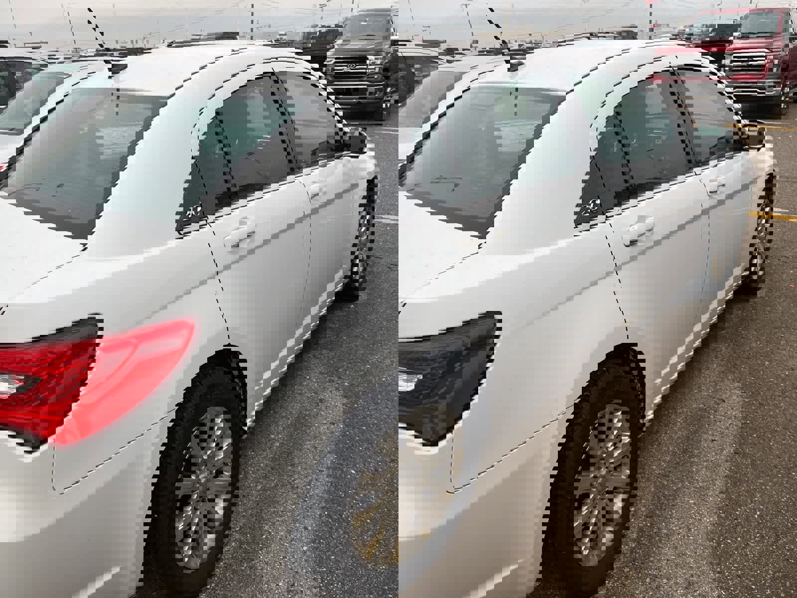 Used 2013 Chrysler 200 Touring image 16