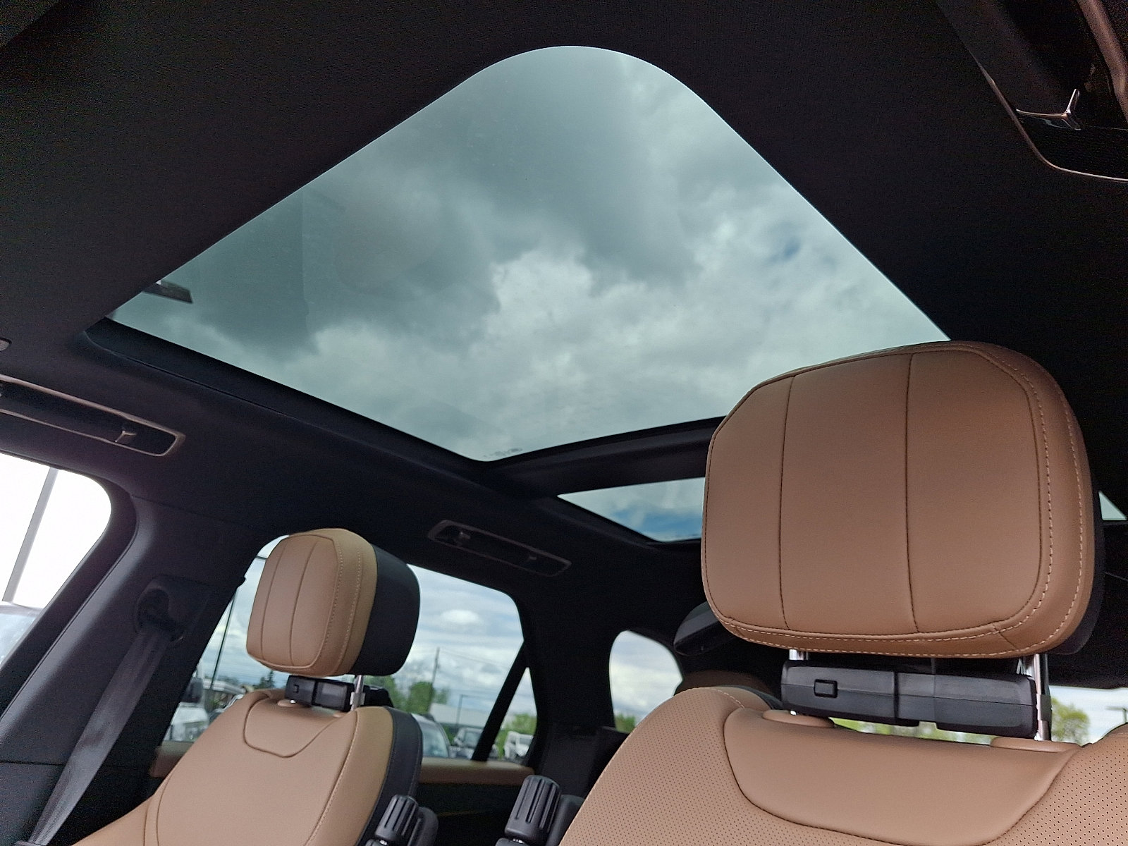 New 2026 Land Rover Range Rover Sport Dynamic SE AWD/4WD image 12