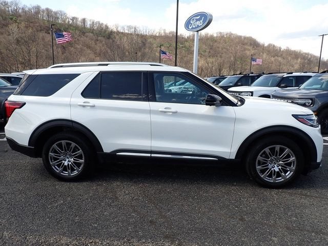 Used 2025 Ford Explorer Platinum AWD/4WD image 10