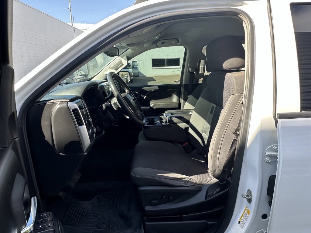 Used 2018 Chevrolet Silverado 1500 LT w/ LT Convenience Package image 13