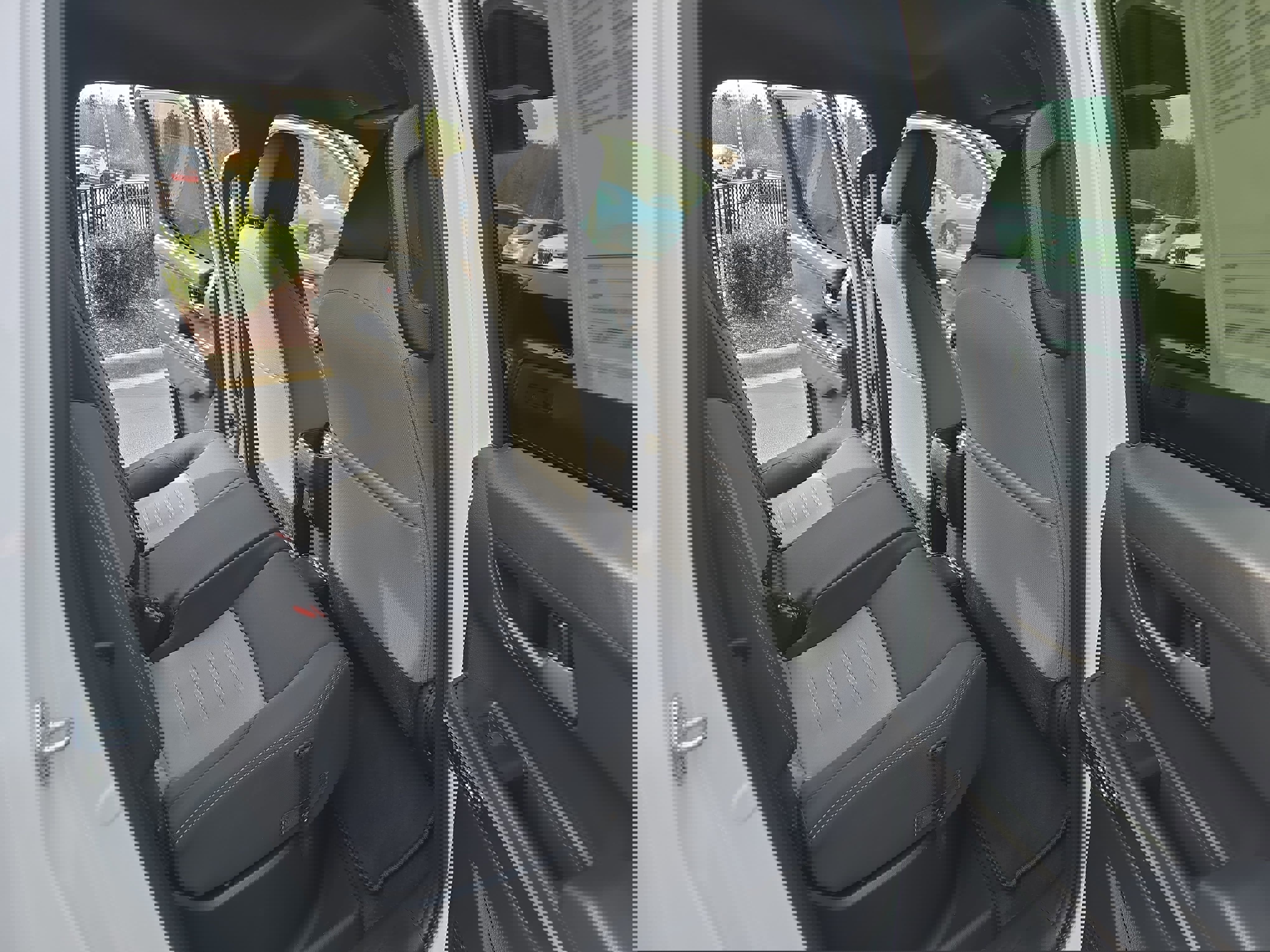 Used 2025 Toyota Tacoma TRD Sport image 11