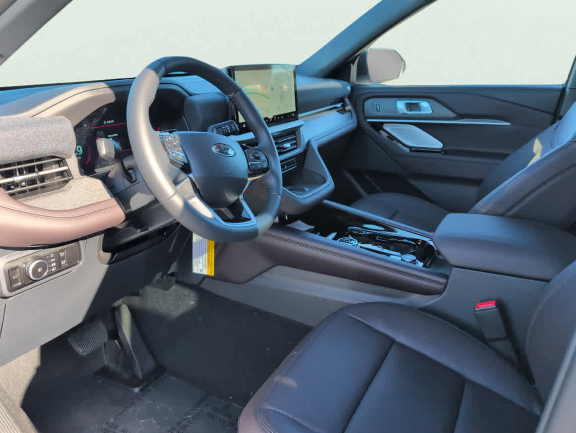 New 2025 Ford Explorer Platinum image 8