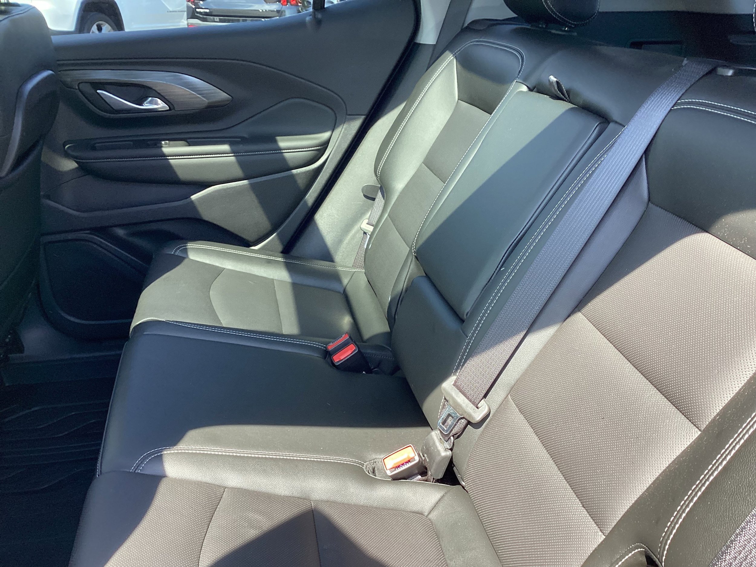 Used 2024 GMC Terrain SLT w/ LPO, Floor Liner Package AWD/4WD image 11