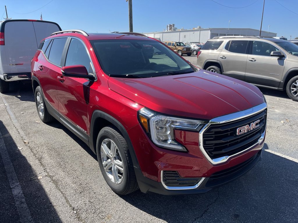 Used 2024 GMC Terrain SLE w/ Driver Convenience Package AWD/4WD image 14