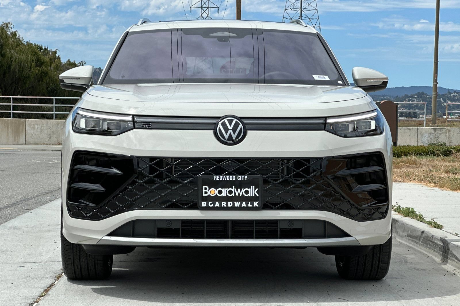 New 2026 Volkswagen Tiguan SEL R-Line AWD/4WD image 9