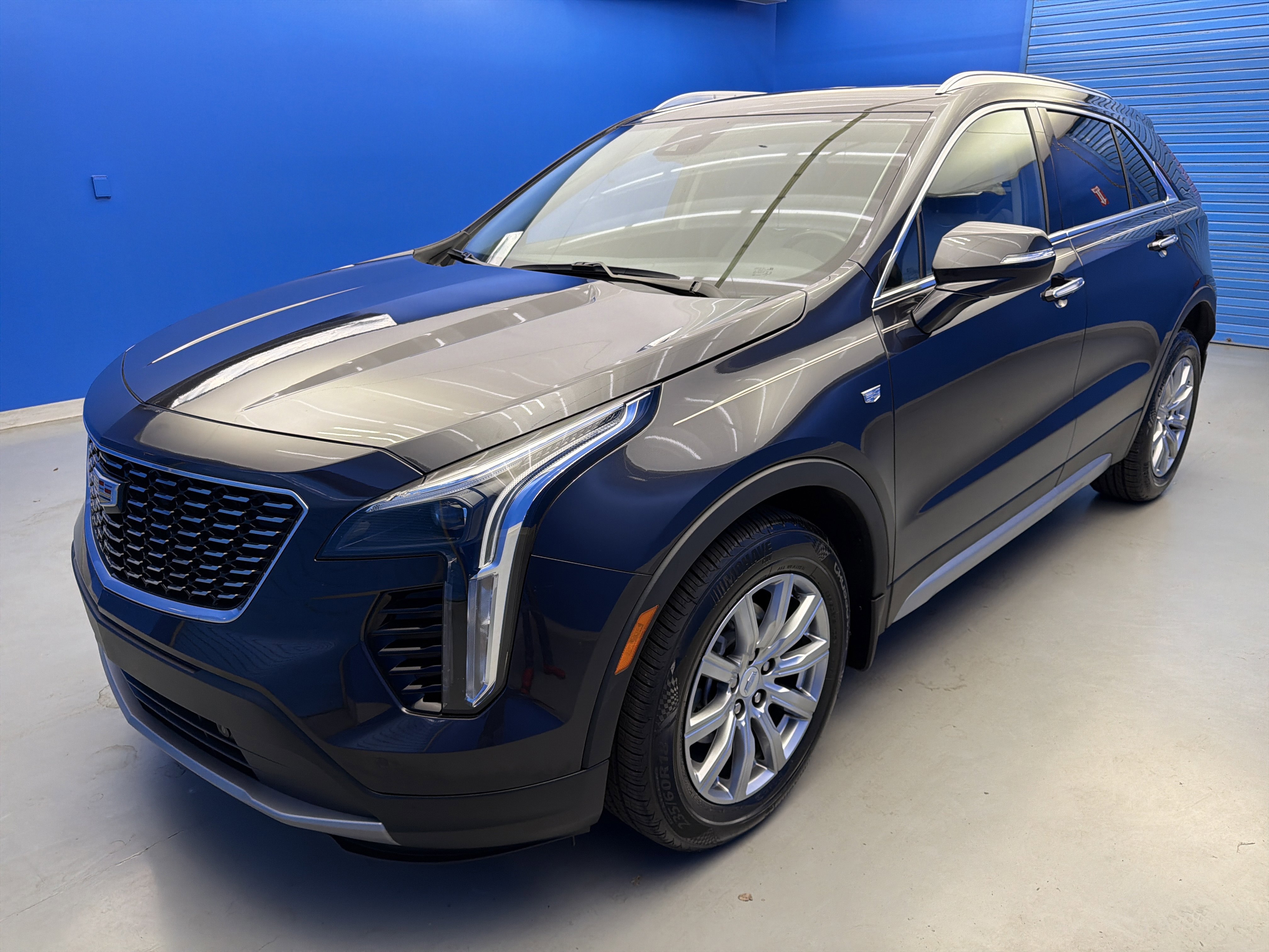Used 2023 Cadillac XT4 Premium Luxury w/ Cold Weather Package AWD/4WD image 4