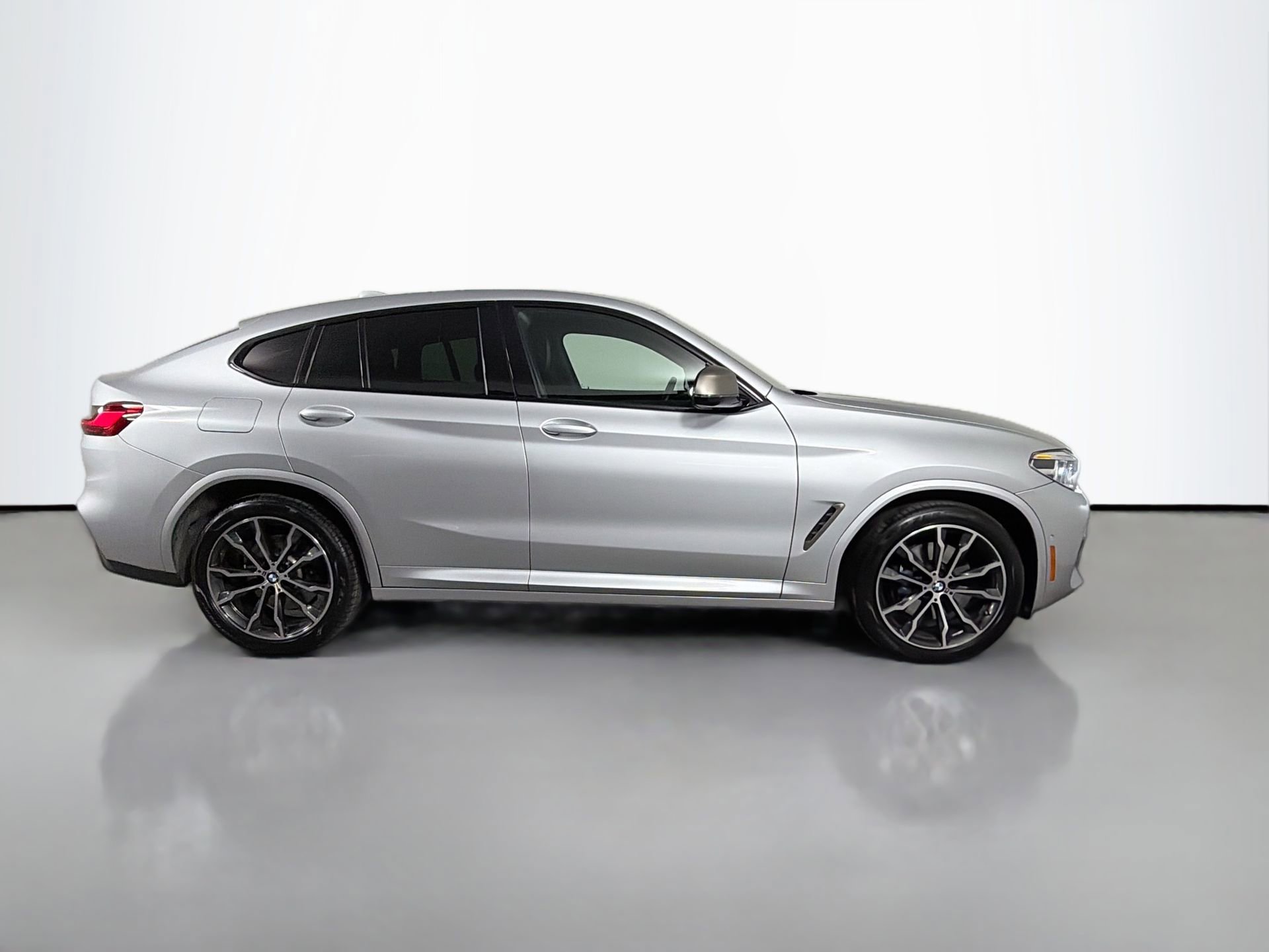 Used 2019 BMW X4 M40i w/ Driving Assistance Package image 5