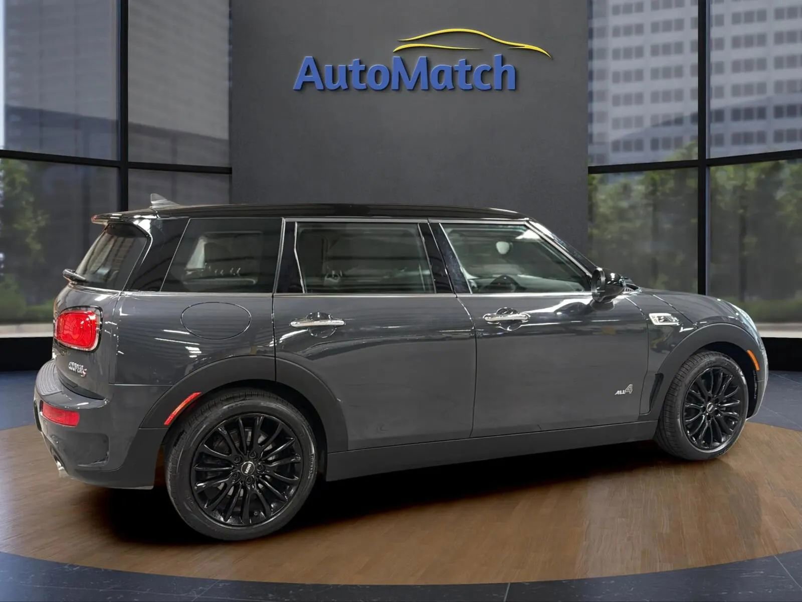 Used 2019 MINI Cooper Clubman S image 11