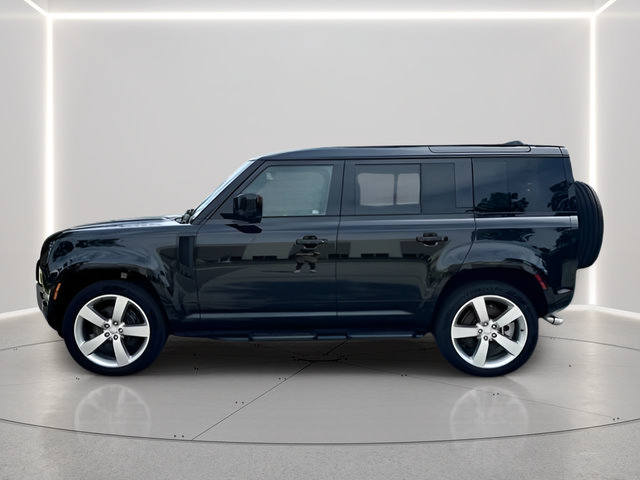 Certified 2025 Land Rover Defender 110 X-Dynamic SE AWD/4WD image 2