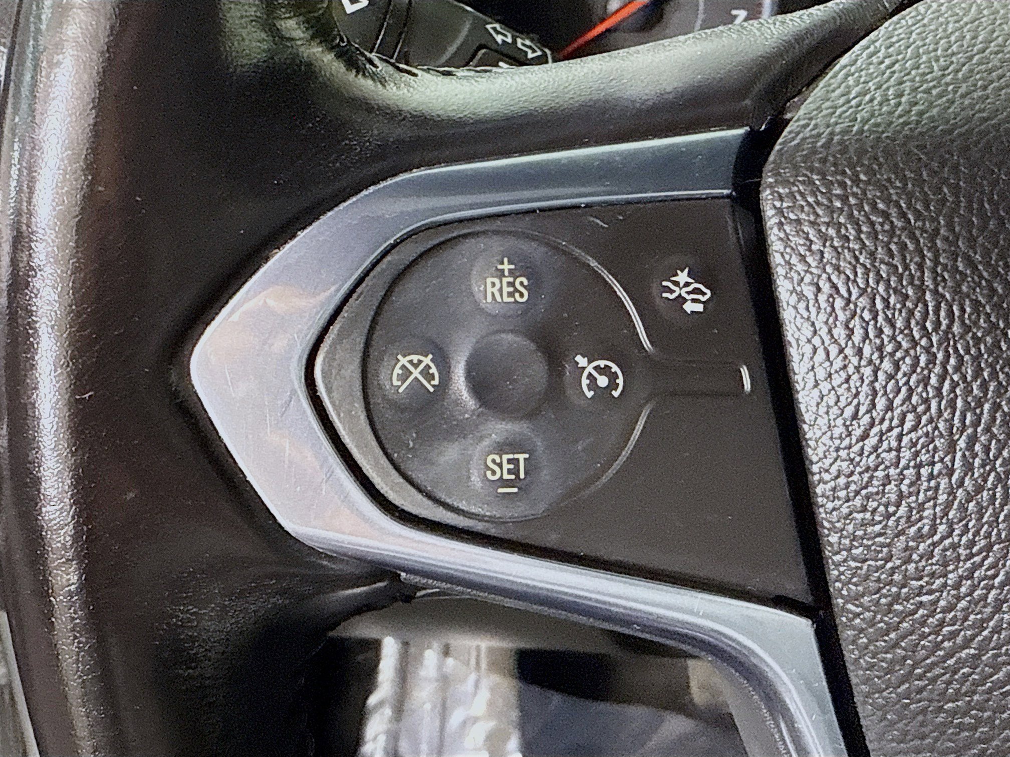 Used 2022 Chevrolet Traverse LT image 14