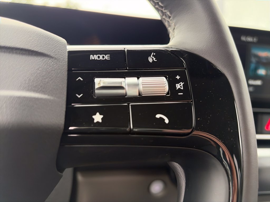 New 2027 Kia Carnival FWD image 12
