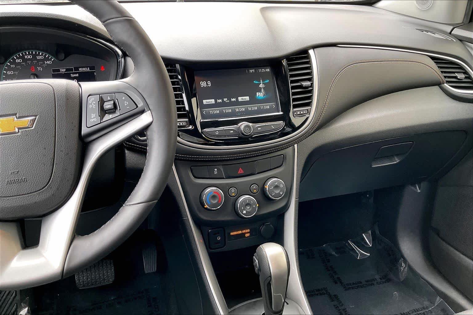 Used 2017 Chevrolet Trax LT w/ LT Convenience Package FWD image 6