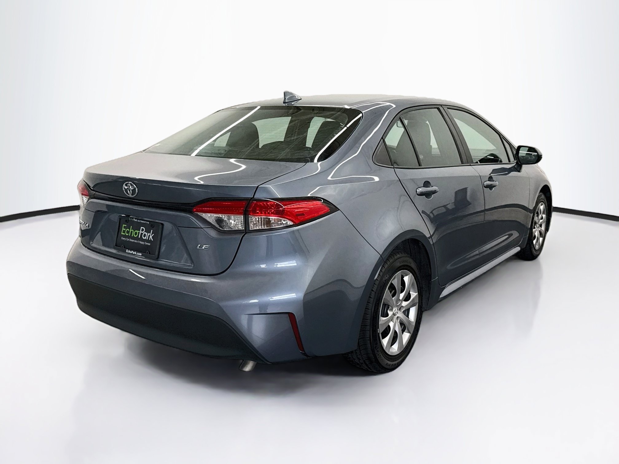Used 2025 Toyota Corolla LE FWD image 9