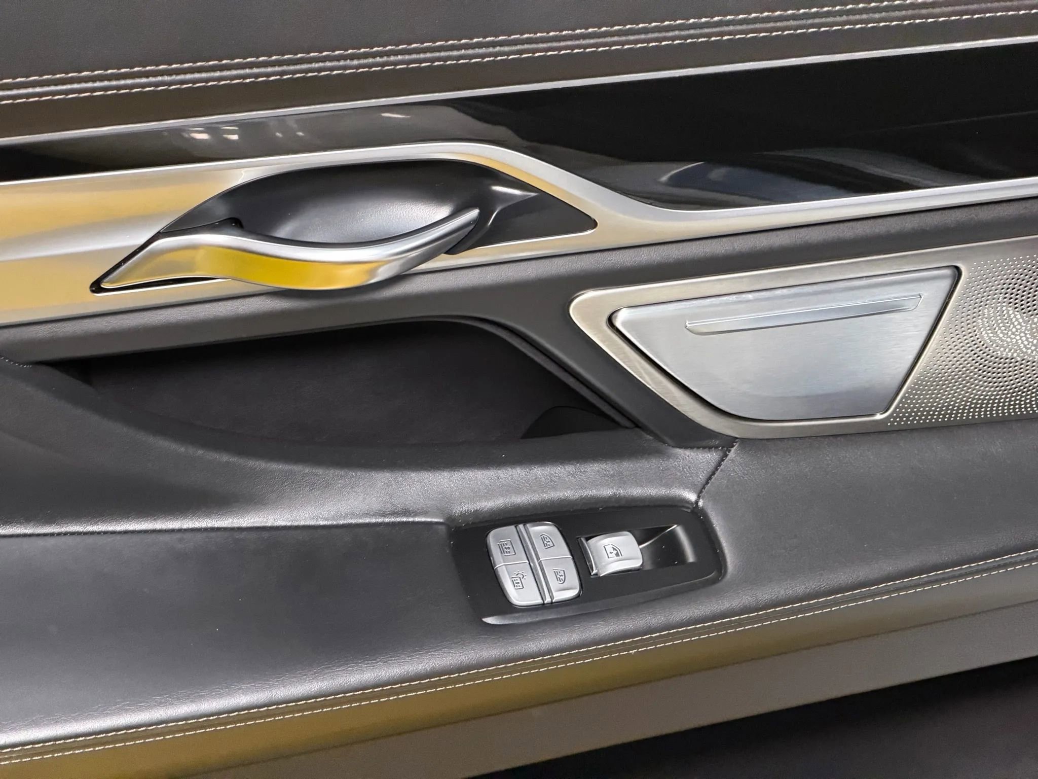 Used 2017 BMW 750i xDrive image 21