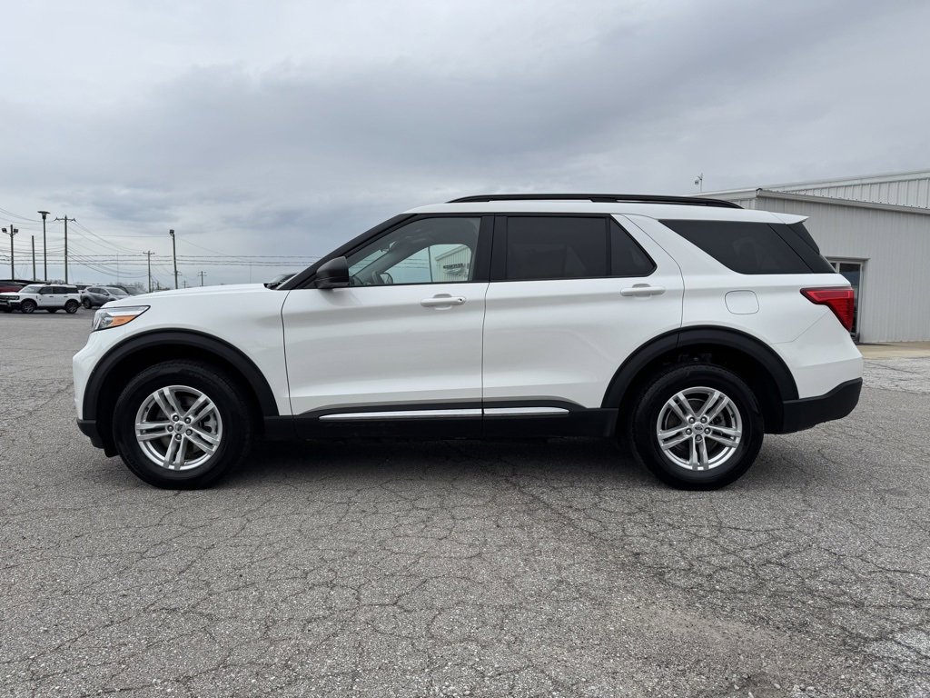 Used 2022 Ford Explorer XLT w/ Equipment Group 202A image 2
