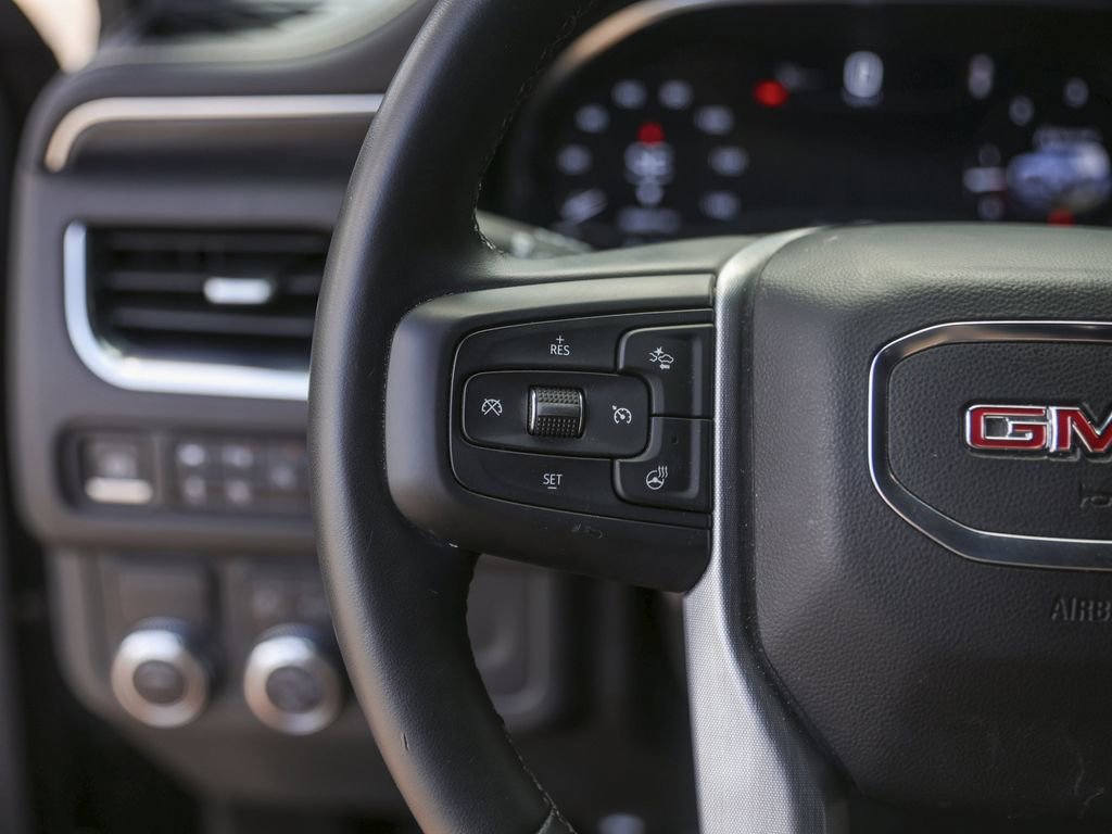 Used 2023 GMC Yukon SLT w/ SLT Luxury Package image 23