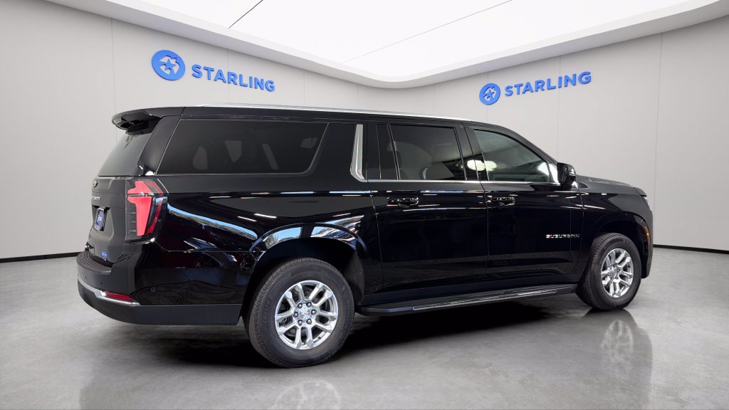 Used 2026 Chevrolet Suburban LT w/ Comfort Package AWD/4WD image 12