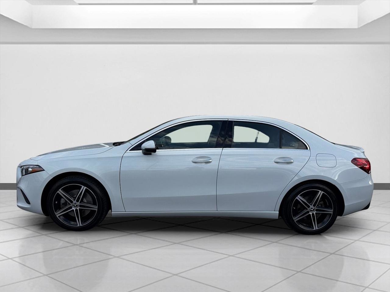 Used 2019 Mercedes-Benz A 220 4MATIC image 5