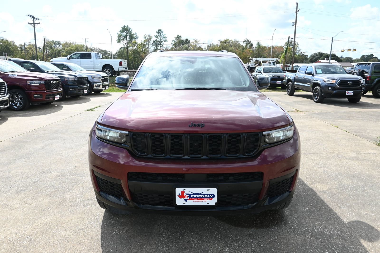 Used 2023 Jeep Grand Cherokee L Laredo image 9