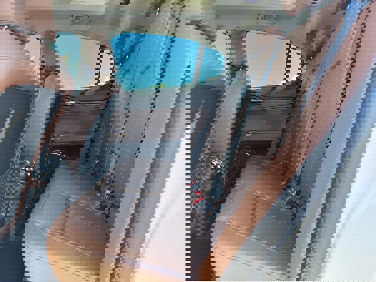 Used 2019 Alfa Romeo Stelvio w/ Nero Edizione image 18