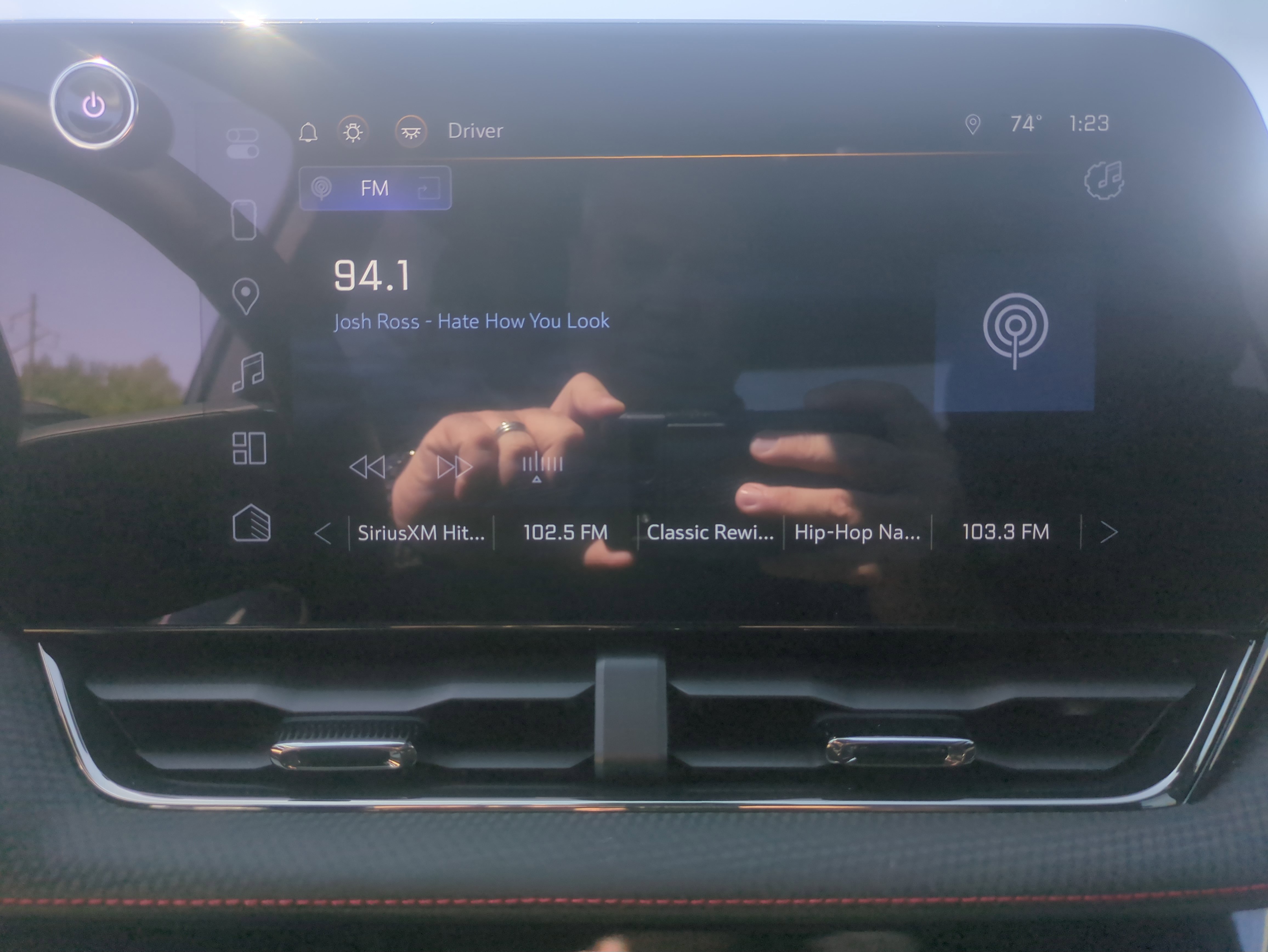 Used 2025 Chevrolet Equinox RS w/ Safety and Technology Package FWD image 16