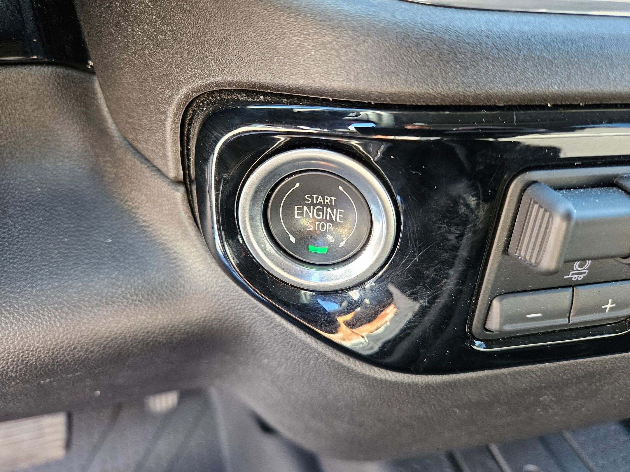 Used 2024 Chevrolet Silverado 3500 LT w/ Convenience Package image 22