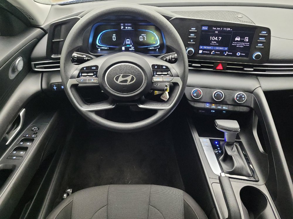 Used 2024 Hyundai Elantra SE FWD image 22