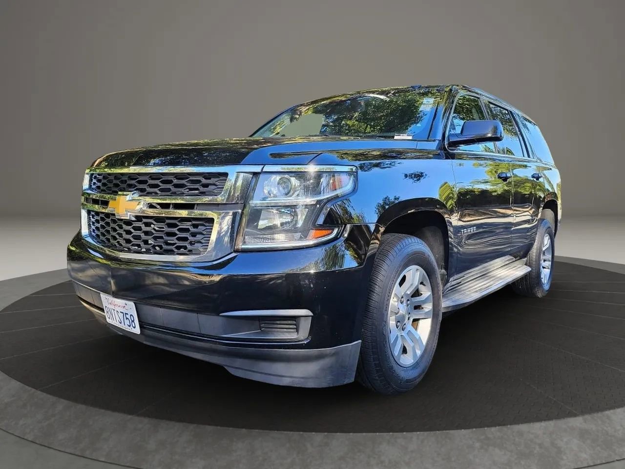Used 2019 Chevrolet Tahoe LT image 1