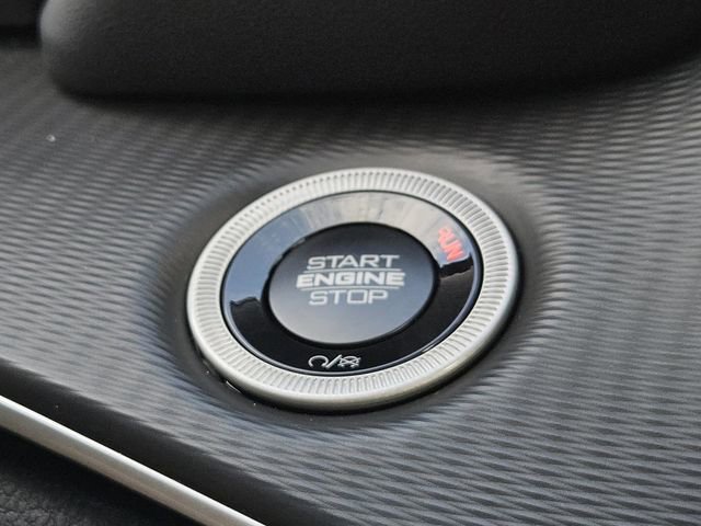 New 2025 Jeep Grand Cherokee L Laredo image 15