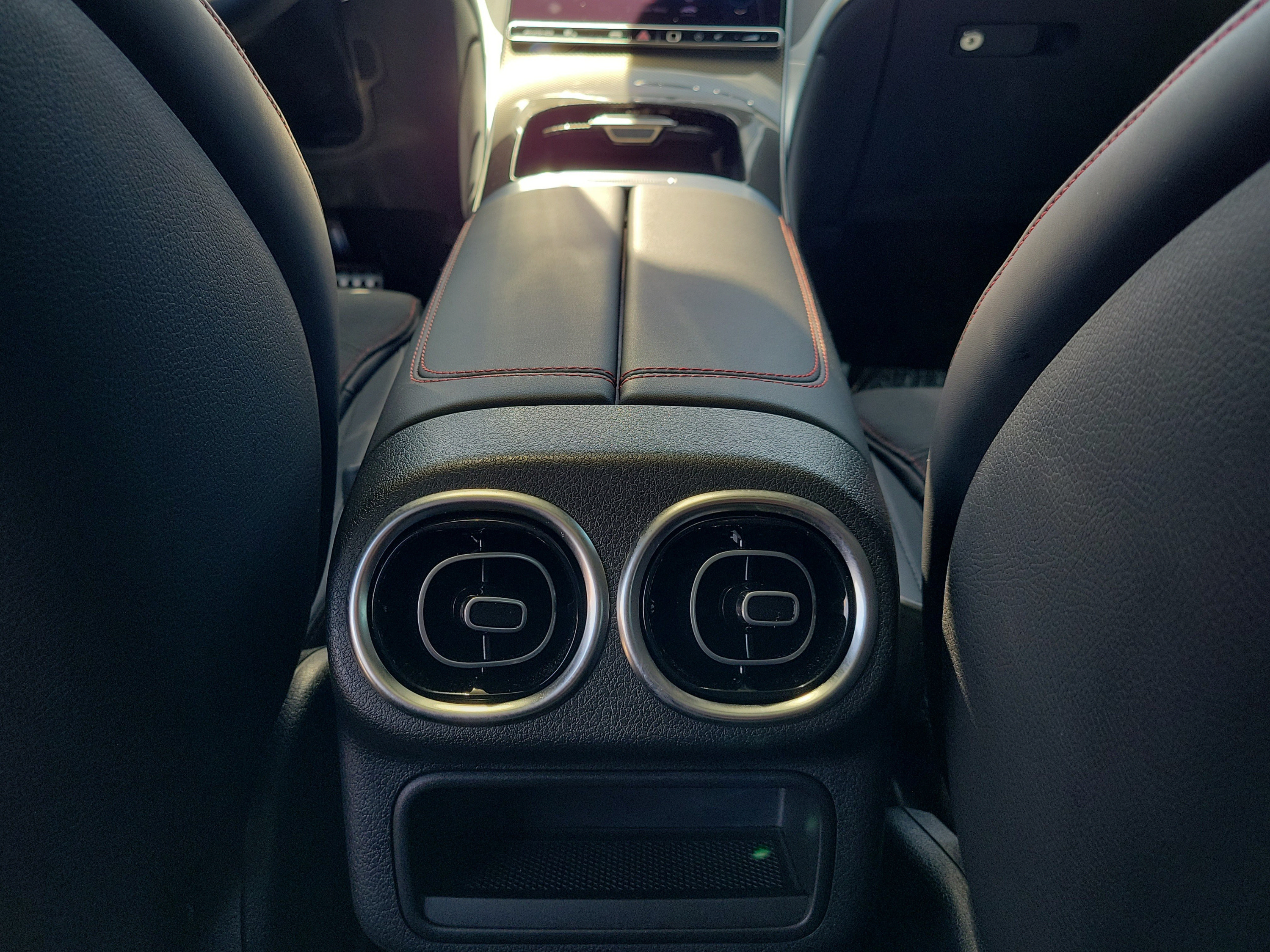 Certified 2024 Mercedes-Benz GLC 43 AMG 4MATIC image 11