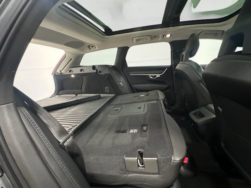 Used 2018 Volvo V90 T6 Cross Country w/ Convenience Package AWD/4WD image 15