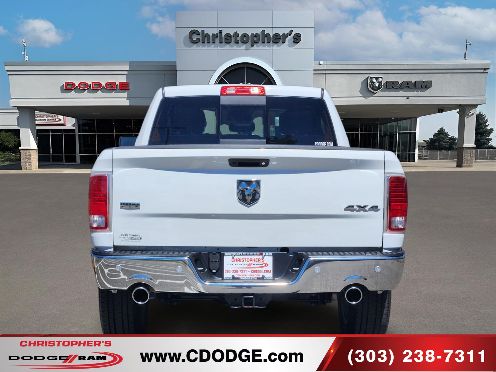 Used 2017 RAM 1500 Laramie w/ Convenience Group AWD/4WD image 4