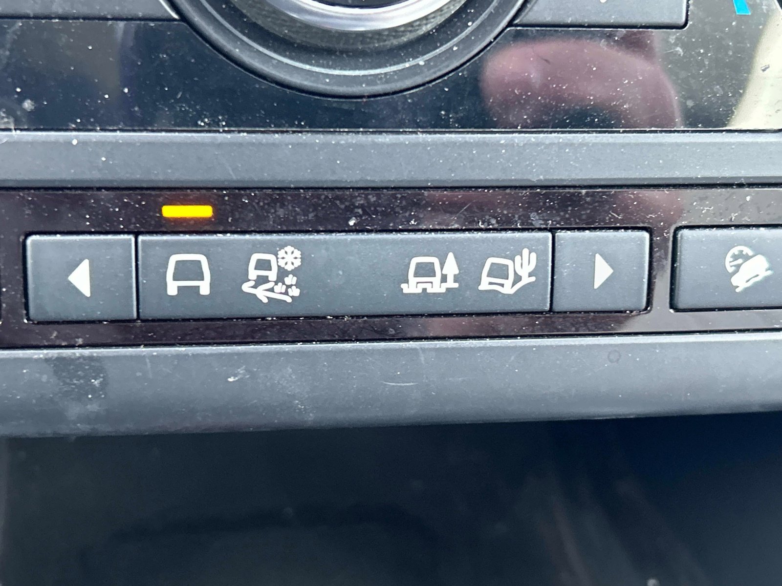 Used 2019 Land Rover Discovery Sport SE image 34