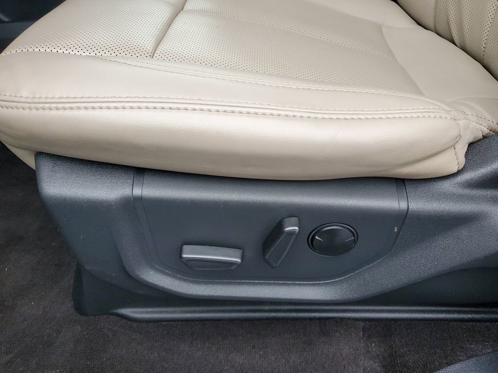 Used 2023 Ford Expedition Max XLT image 10