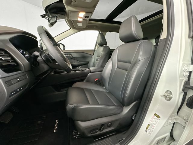 Used 2023 Nissan Rogue SL w/ SL Premium Package image 4