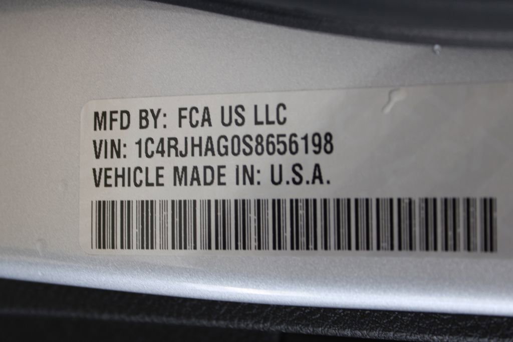 Used 2025 Jeep Grand Cherokee Altitude AWD/4WD image 31