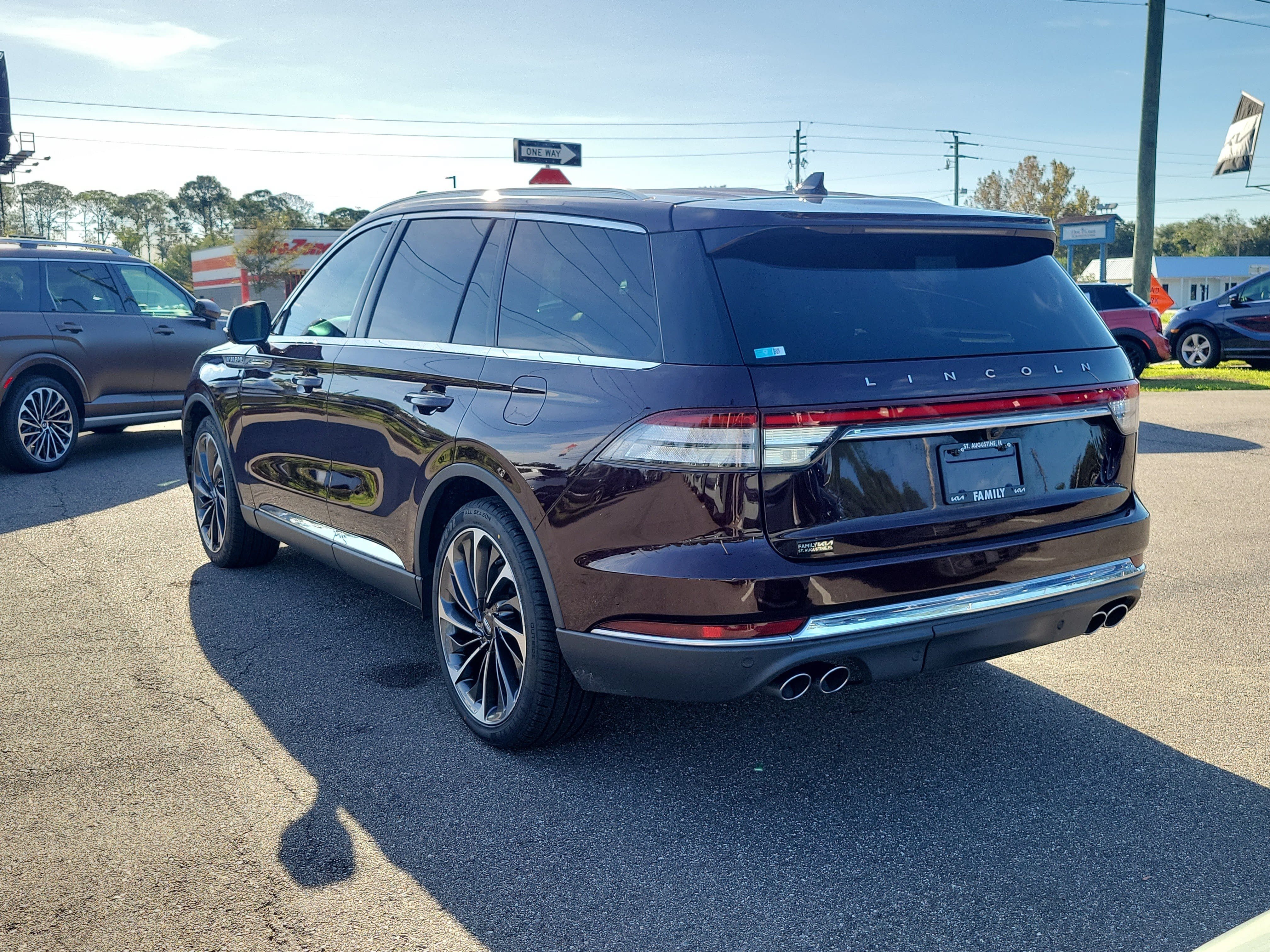 Used 2024 Lincoln Aviator Reserve w/ Equipment Group 201A RWD image 4