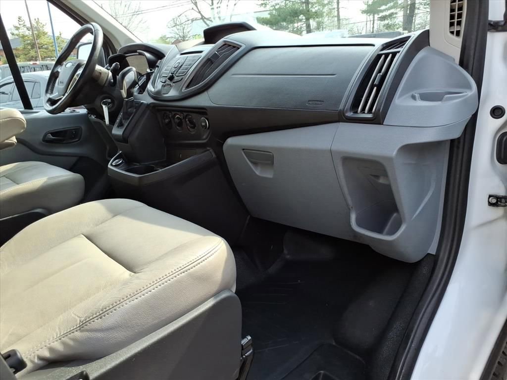 Used 2017 Ford Transit 150 XLT image 9